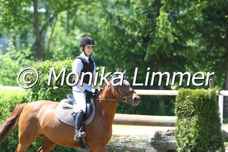 204M5829_Namira_Spring RWB.JPG